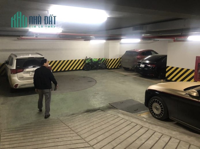 Bán tòa nhà văn phòng 10 tầng mặt phố Bà Triệu 278m2, MT 9.8m, 189 tỷ