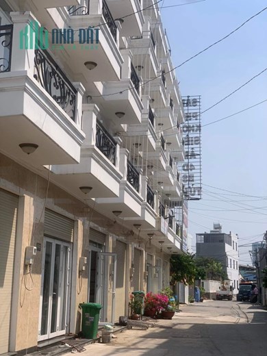 Bán nhà hẻm xe tải tránh Bùi Công Trừng quận 12, 5 tầng chỉ nhỉnh 4 tỷ