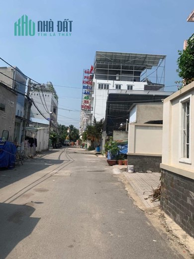 Bán nhà hẻm xe tải tránh Bùi Công Trừng quận 12, 5 tầng chỉ nhỉnh 4 tỷ