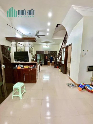 NHÀ ĐẸP-GẦN HỒ-NGÕ 89 LẠC LONG QUÂN-SÁT Ô TÔ TRÁNH-64M2-CHỈ 8,5 TỶ