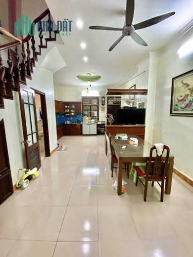 NHÀ ĐẸP-GẦN HỒ-NGÕ 89 LẠC LONG QUÂN-SÁT Ô TÔ TRÁNH-64M2-CHỈ 8,5 TỶ