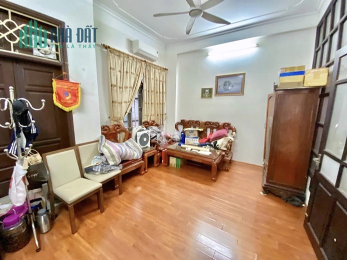 NHÀ ĐẸP-GẦN HỒ-NGÕ 89 LẠC LONG QUÂN-SÁT Ô TÔ TRÁNH-64M2-CHỈ 8,5 TỶ