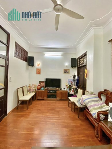 NHÀ ĐẸP-GẦN HỒ-NGÕ 89 LẠC LONG QUÂN-SÁT Ô TÔ TRÁNH-64M2-CHỈ 8,5 TỶ