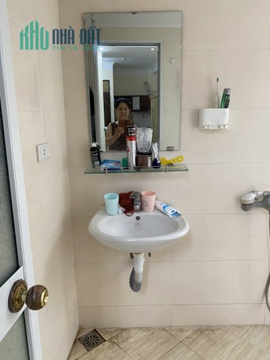 Cho thuê nhà số 8 ngách 15/32 Thổ Quan, Đống Đa; 4,5tr/th; 0384956217