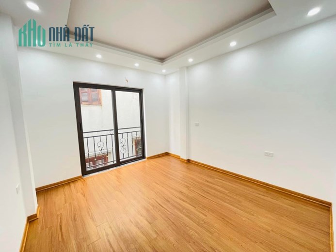 Bán nhà phố Đại La, Hai Bà Trưng, gần phố, ba gác đỗ cửa, ở ngay, 40m2, 4 tầng , giá 4 tỉ 4