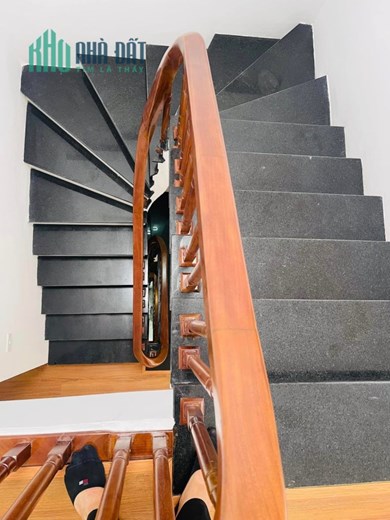Bán nhà phố Đại La, Hai Bà Trưng, gần phố, ba gác đỗ cửa, ở ngay, 40m2, 4 tầng , giá 4 tỉ 4