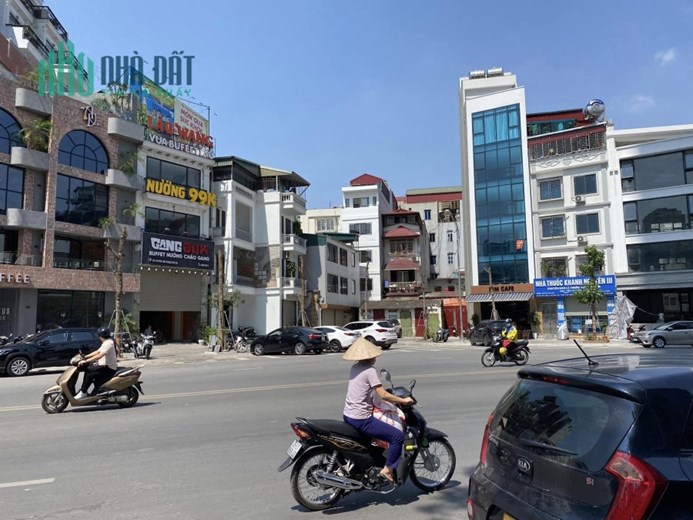 Bán nhà dòng tiền mạnh Chùa Láng Đống Đa 76m 5 tầng 20m ra mặt phố giá 4.9 tỷ