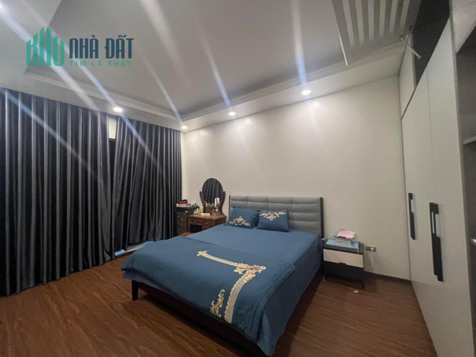 BÁN NHÀ PHỐ BỒ ĐỀ LONG BIÊN 70M2 5 TẦNG THANG MÁY ÔTÔ KINH DOANH 11 TỶ