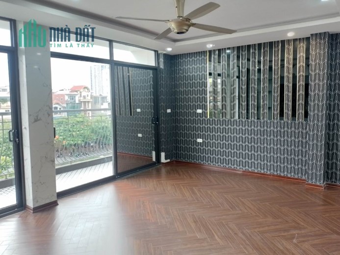 Cho  thuê nhà mặt phố Vũ Tông Phan - Thanh Xuân 71m2, 7 tầng thang máy, MT 6m, 55tr/tháng.