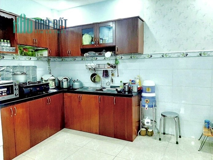 Bán nhà hẻm thông Âu Cơ phường 10 Tân Bình 42m2 nhà đẹp ở ngay chỉ 3 tỷ 9
