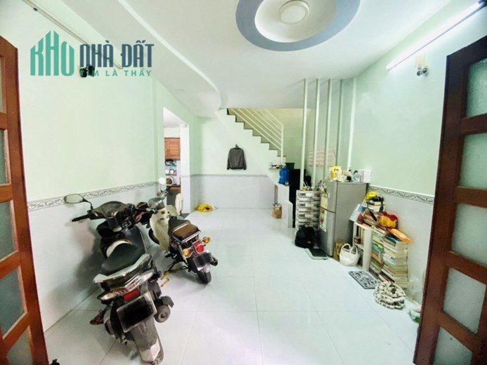 Bán nhà hẻm 3.5m Lạc Long Quân phường 10 Tân Bình 36m2 đúc BTCT giá 3 tỷ 5