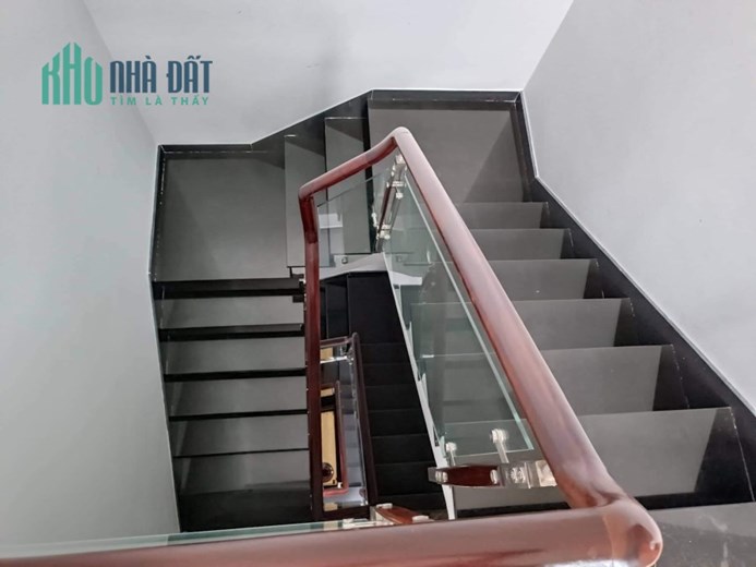 Bán nhà mặt tiền Diệp Minh Châu - Tân Sơn Nhì, DT: 4x18m, 5 tầng - 6PN, hạ còn 14.3 tỷ