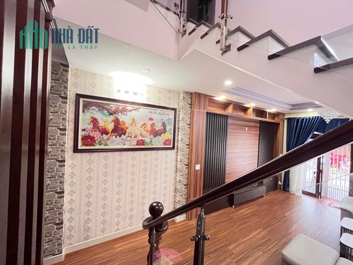 Nhà 2 mặt tiền 5 tầng có thang máy,  song song Nguyễn Phước Lan giảm 1 tỷ còn 8 tỷ x