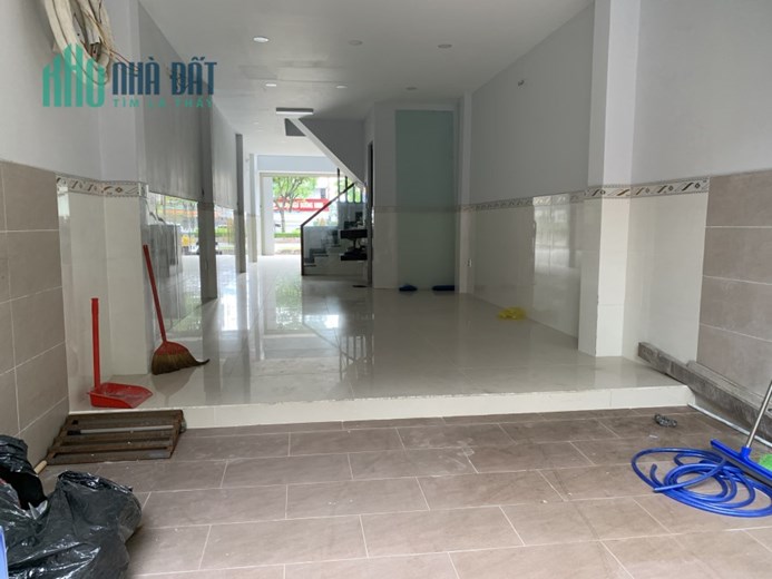 Bán nhà 2 Mặt tiền Trường Chinh ngay Cầu Tham Lương, DT: 4x20m, 5 Tầng - 5PN, 13.9 tỷ
