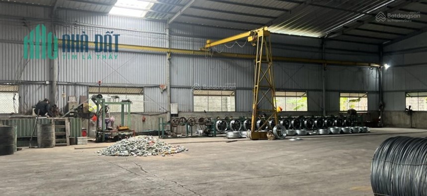 Bán nhà xưởng vị trí đẹp thuận tiện đi lại thích hợp làm kho xưởng nhà sản xuất. LH 0909 231 111