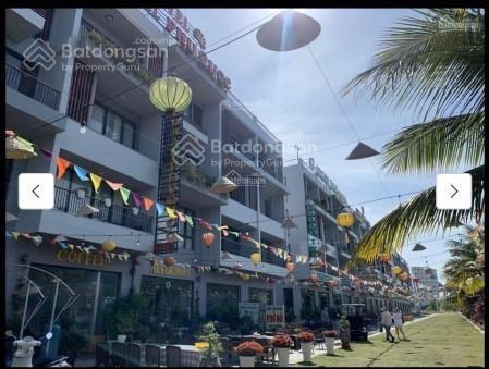 Chính chủ bán căn góc 3 mặt tiền Phú Quốc mặt đường 36m khu nhà phố thương mại CEO. Diện tích 220m2