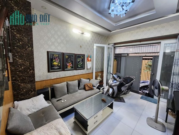 Nhà Phú Nhuận, Sát MT Đào Duy Từ, 41m2, 4 tầng, 2 mặt tiền, 4PN, nhỉnh 8 tỷ