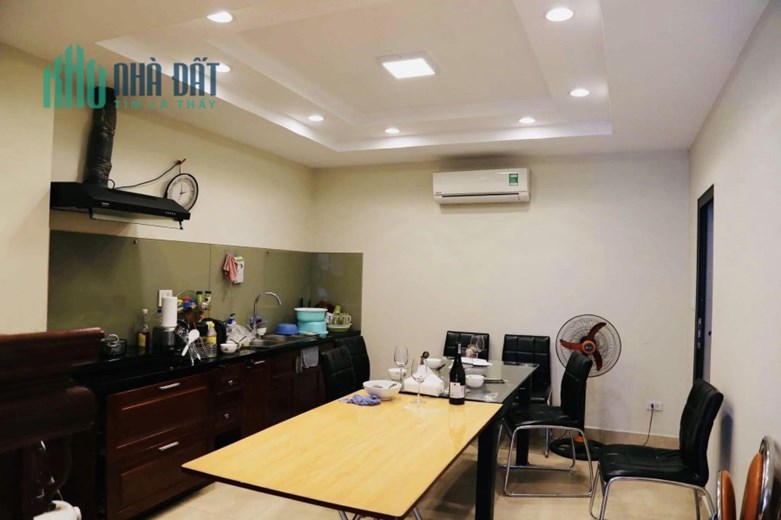 Bán nhà khu phân lô phố Đốc Ngữ, Văn Cao, Quần Ngựa, Ba Đình, Hà Nội. Diện tích 52m2 x 5 tầng thang