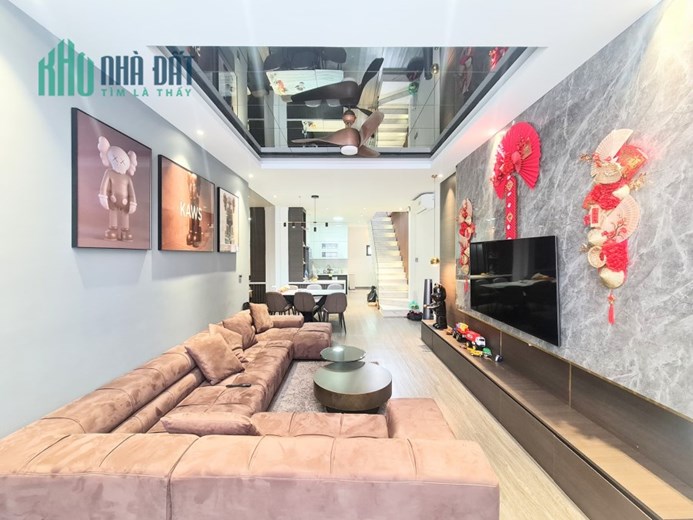 ⚜️ Bán nhà Mặt Phố Xuân Thủy, Cầu Giấy, 126m2 3T MT 4.5m, Chỉ 40 Tỷ ⚜️