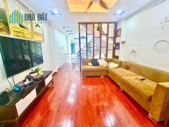 TT THANH XUÂN, NHÀ ĐẸP Ở LUÔN, TẶNG NỘI THẤT, Ô TÔ Ô TÔ ĐẬU CỬA, HƠN 30M RA ĐẾN MẶT PHỐ LÊ VĂN