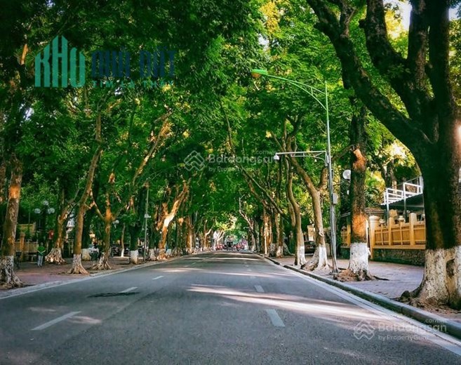 Bán nhà phố Phan Đình Phùng. 52m2, nhà đẹp, vị trí trung tâm phố cổ, hiếm nhà bán