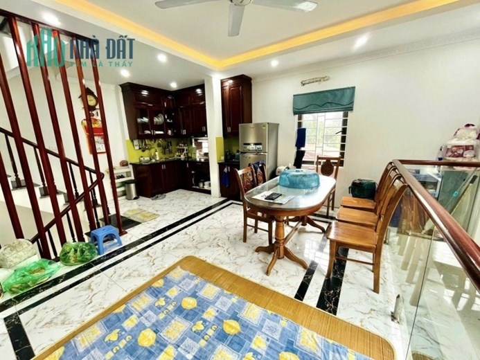 Bán căn nhà 75m2 phố Nghi Tàm, Tây Hồ Ô tô dừng đỗ 6 ngủ Ngõ Ô tô tránh 10m 9.6 Tỷ
