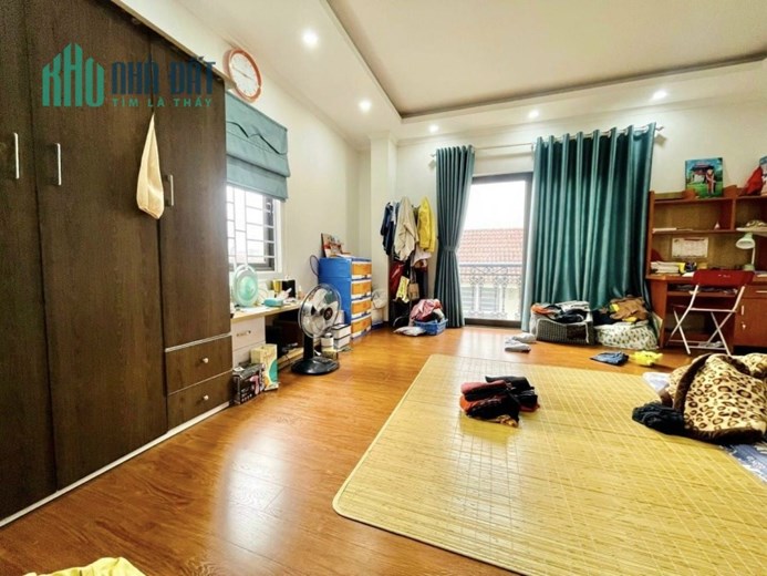 Bán nhà 79m2 phố Nghi Tàm, Tây Hồ Ô tô đỗ cửa 6 phòng 10m Ô tô phi 9.9 Tỷ