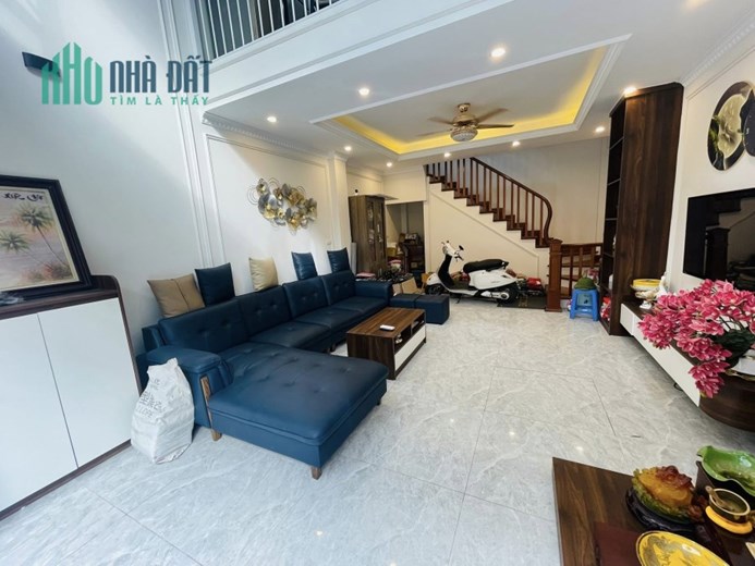 Bán ngôi nhà 75m2 phố Nghi Tàm, Tây Hồ Ô tô đỗ cổng 6 phòng ngủ 10m Ô tô tránh 9.6 Tỷ