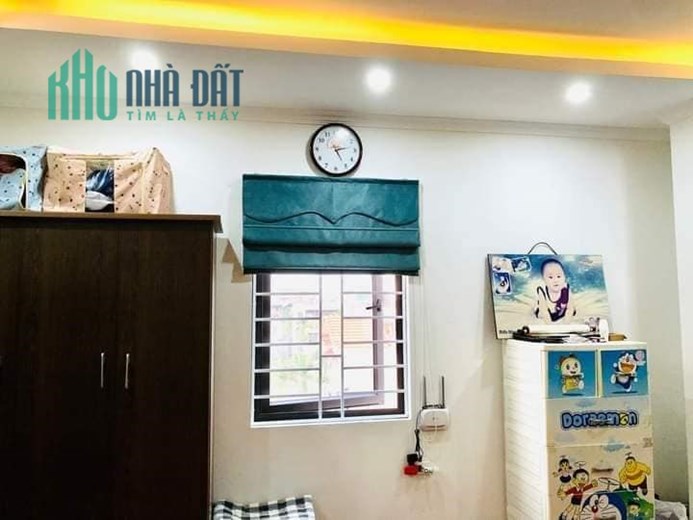 Bán nhà 79m2 phố Nghi Tàm, Tây Hồ Ô tô đỗ cổng 6 phòng Ô tô tránh 10m 9.6 Tỷ