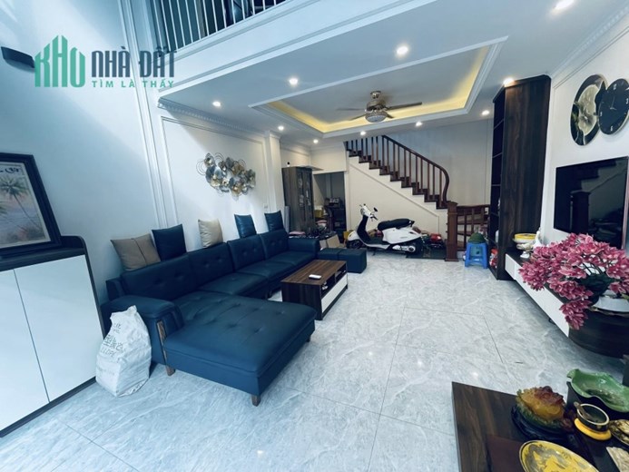 Bán ngôi nhà 75m2 phố Nghi Tàm, Tây Hồ Ô tô dừng đỗ 6 phòng ngủ Ô tô tránh 10m 9.8 Tỷ