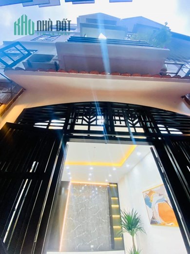 rẻ đẹp ở ngay nhà ngõ 85 xuân thủy 37m 5t MT 5.8m giá nhỉnh 5 tỷ.