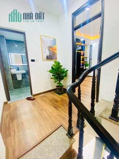 rẻ đẹp ở ngay nhà ngõ 85 xuân thủy 37m 5t MT 5.8m giá nhỉnh 5 tỷ.