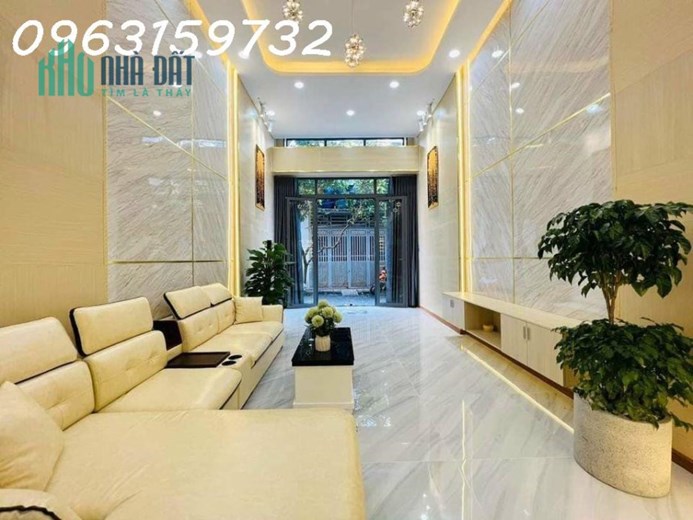 SIÊU SÔC!!!BÁN NHÀ GIÁP NHẤT THANH XUÂN NGAY ROYAL NGÃ TƯ SỞ , Ô TÔ ĐỖ CỬA 65M2 5 TẦNG NHỈNH 5 TỶ