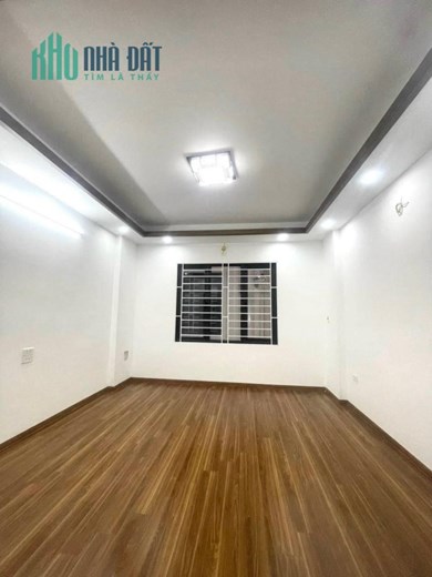 Nhà Nguyễn Văn Linh già 3 tỷ 5 tầng đẹp long lanh Ô Tô đỗ cổng Hàng Xóm Vinhome Riverside.