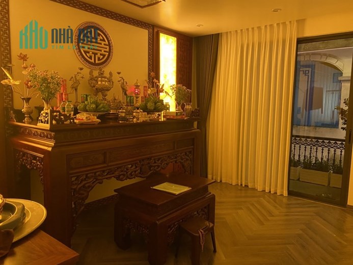 Bán ngôi nhà 79m2 phố Nghi Tàm, Tây Hồ Thang máy 6 tầng Ngõ Ô tô tránh 10m 9.4 Tỷ