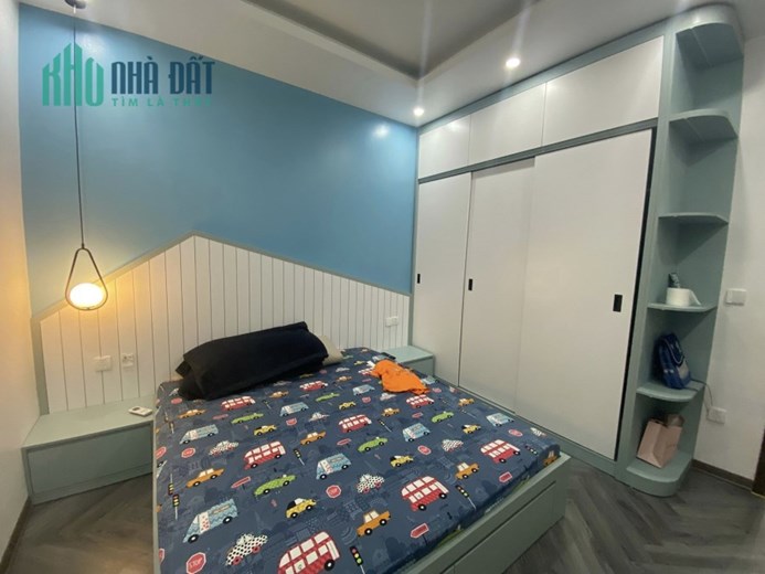 Bán căn nhà 75m2 phố Nghi Tàm, Tây Hồ Thang máy Nhập khẩu 6 phòng ngủ 2 Ô tô tránh 10m 9.3 Tỷ