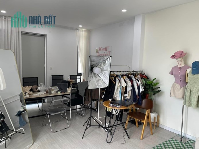 Bán nhà HXH Lê Văn Sỹ Tân Bình 4 Tầng BTCT,  Full Nội Thất, Hoàn Công Đủ