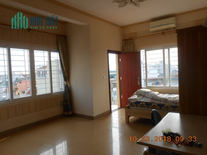 Phòng riêng 60m2 cửa sổ TO gần Trịnh Công Sơn