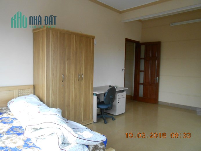 Phòng riêng 60m2 cửa sổ TO gần Trịnh Công Sơn