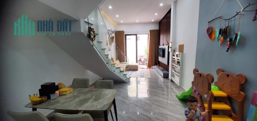 Nhà 40m ra MT Ông Ích Khiêm, 53m2, 2 tầng như mới, đẹp