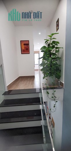 Nhà 40m ra MT Ông Ích Khiêm, 53m2, 2 tầng như mới, đẹp