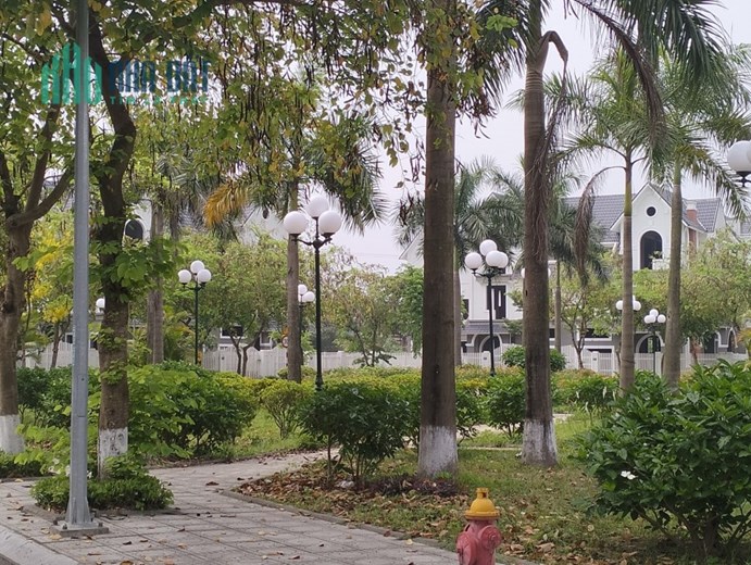 Không quá ồn ào, tấp nập, không xô bồ hối hả 
KĐT Geleximco Dương Nội 144m mặt tiền rộng giá chỉ