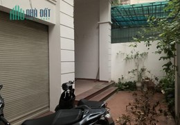 Cho thuê nhà phố Lĩnh Nam , 200m2 x 3,5 tầng, giá 25tr
