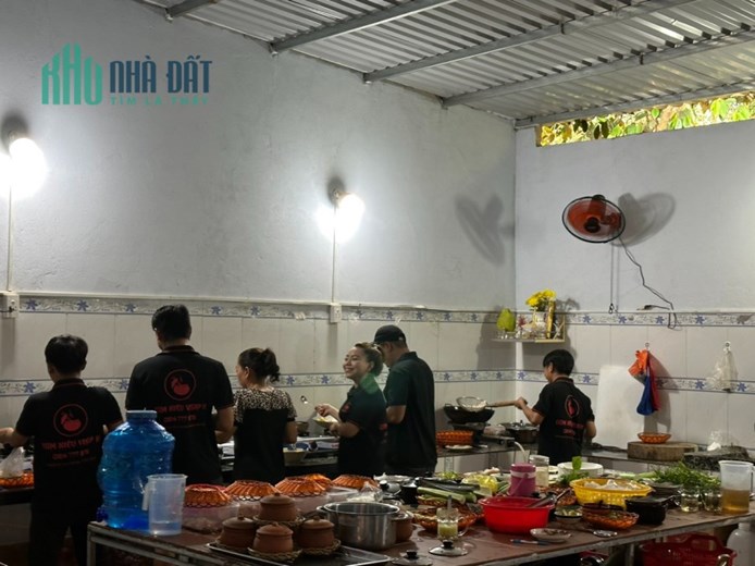 CẦN SANG NHƯỢNG TOÀN BỘ MẶT BẰNG VÀ VẬT TƯ QUÁN CƠM NIÊU