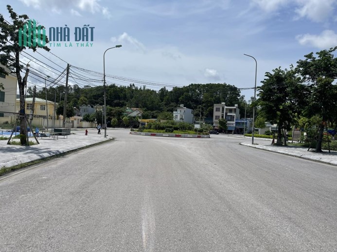 Bán đất biệt thự nằm trên trục đường 31m, giá bắt đáy đầu tư, KĐT Cao Xanh - Hà Khánh C, Hạ Long.