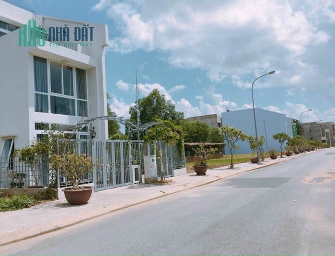 Chấp nhận bán lô 1.3 tỷ còn 950 triệu/100m2, đất KHU DÂN CƯ LÀNG SEN VIỆT NAM