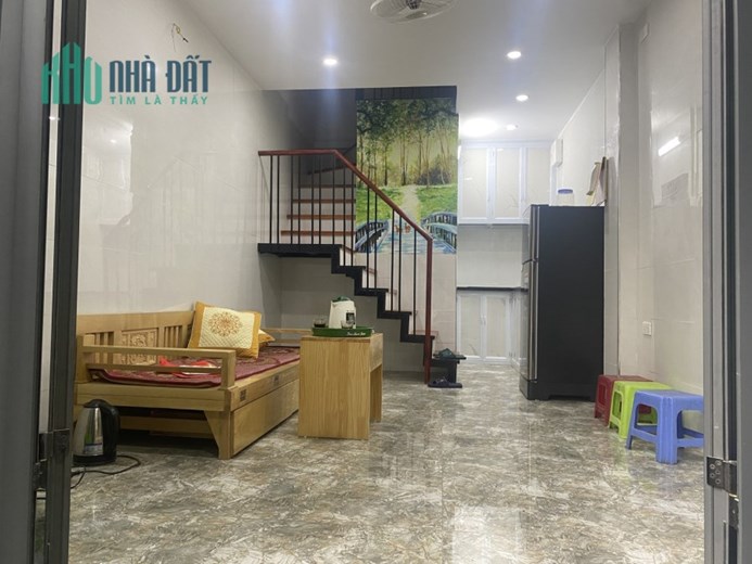 Bán nhà 8/3 Dt 22m, nhà 2 tầng giá 1.2 tỷ.
