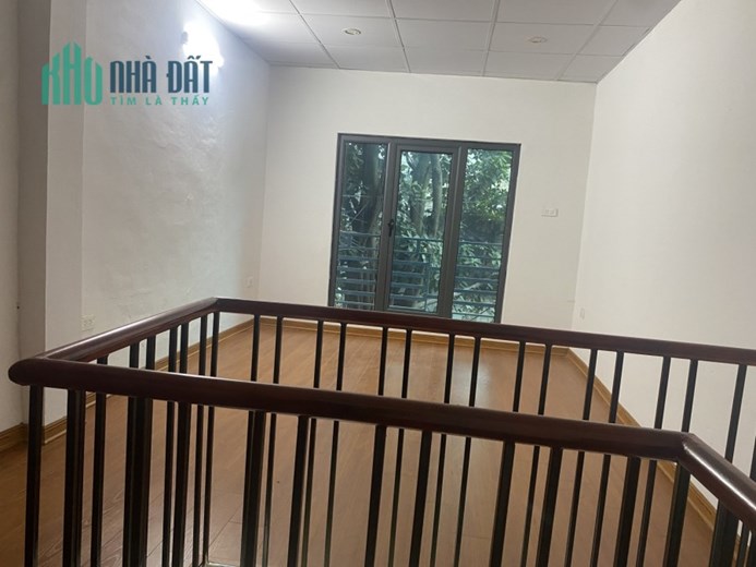 Bán nhà 8/3 Dt 22m, nhà 2 tầng giá 1.2 tỷ.
