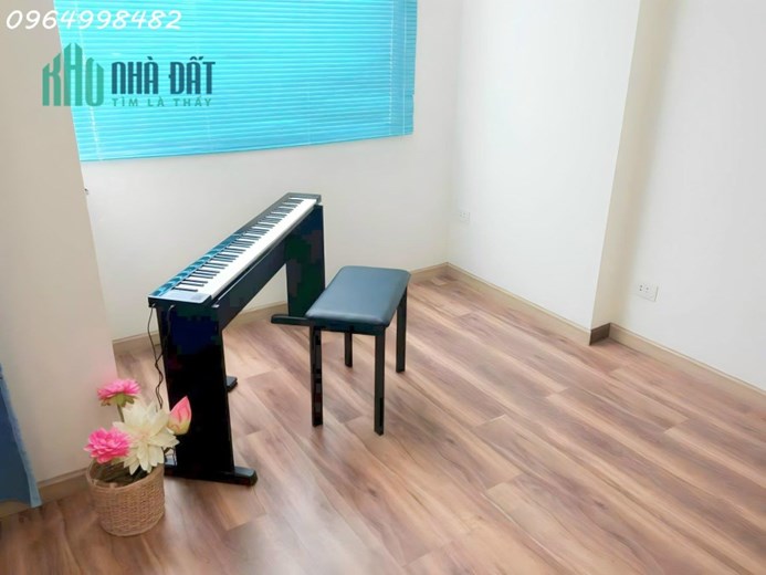 Nhà Bán gấp nhà hai tầng  mới ở ngay 57m 3pn - Hẻm 5m ô tô - hơn 4 tỷ TL mạnh
