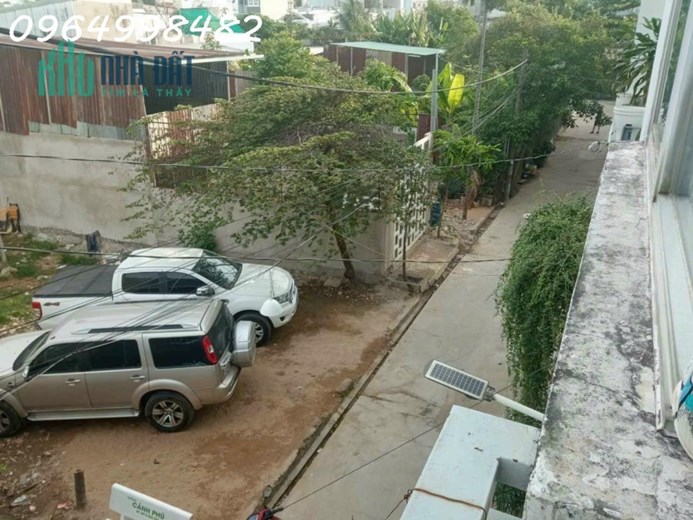 Nhà Bán gấp nhà hai tầng  mới ở ngay 57m 3pn - Hẻm 5m ô tô - hơn 4 tỷ TL mạnh